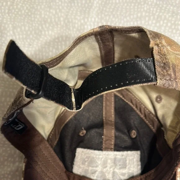 Camouflage Cap with American Flag Patch - Picture 4 of 10